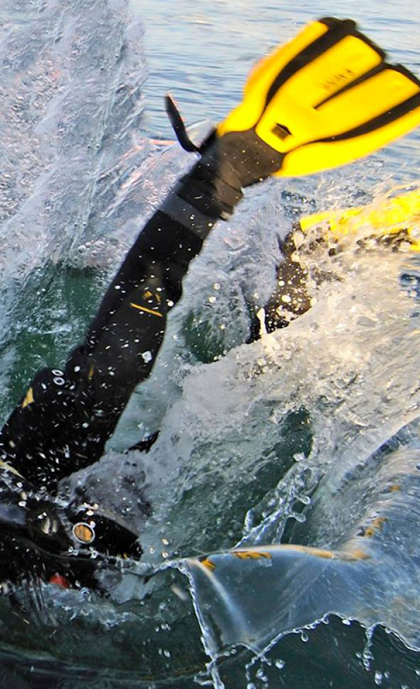 nager dans le bassin.