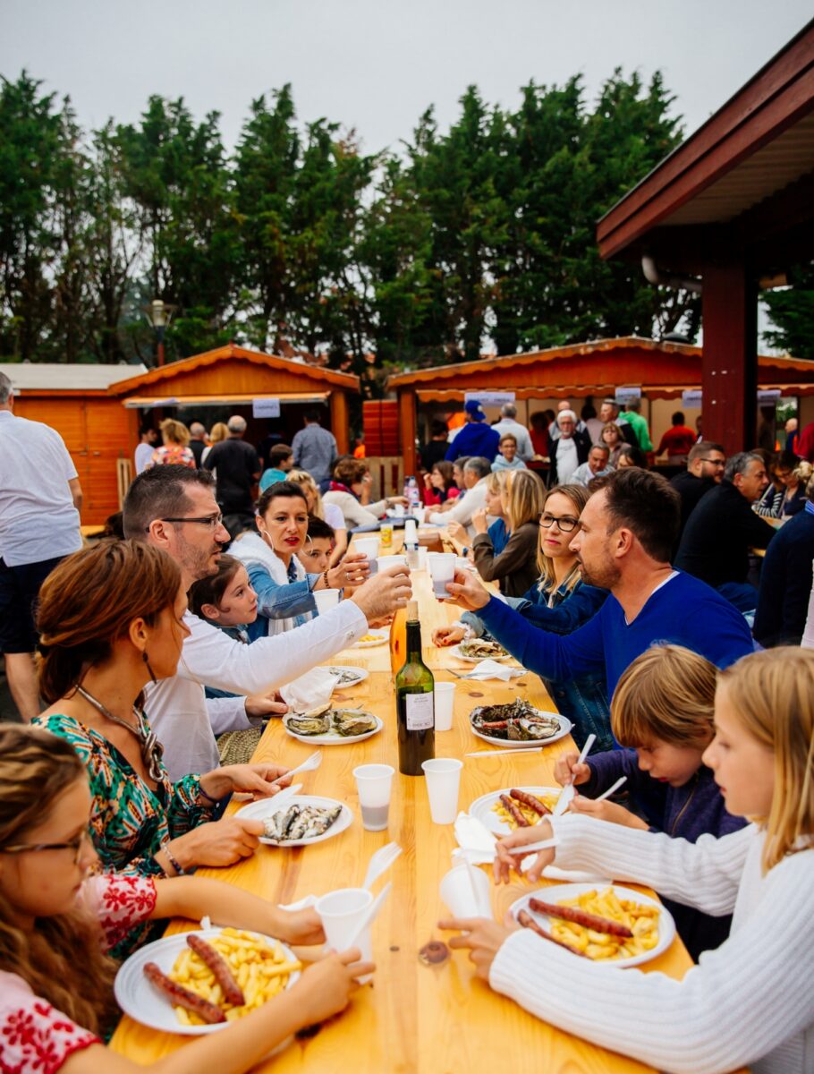 repas pendant le fête de Lège.