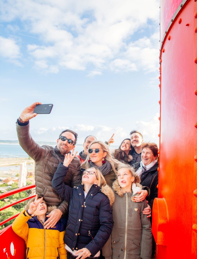 Photo de groupe en haut du phare du Cap Ferret.