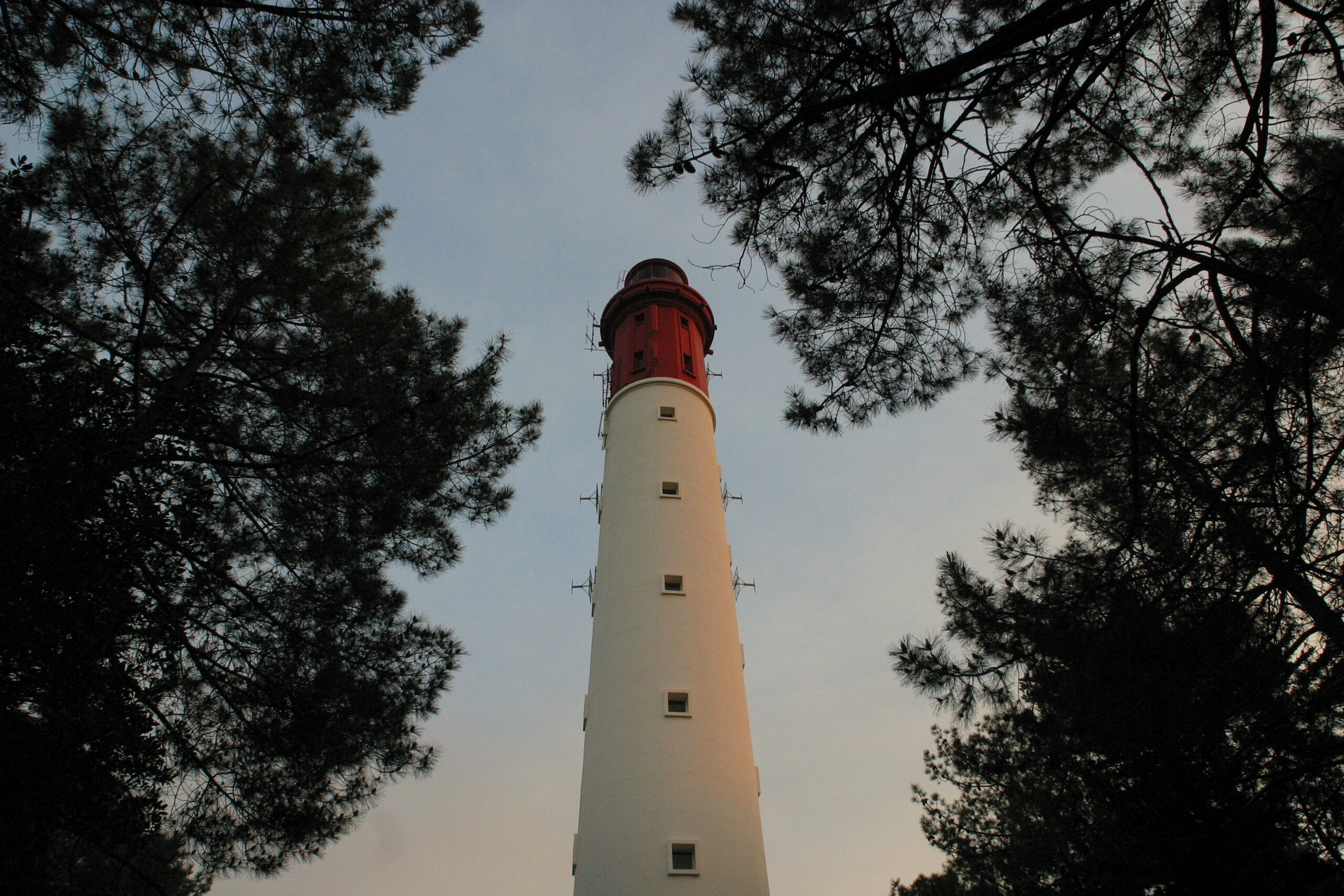 Le phare du Cap Ferret au coucher du soleil.