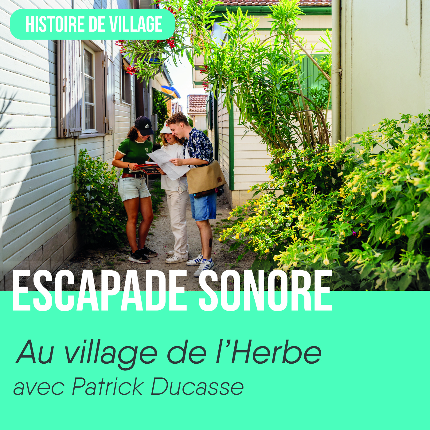 Des ado s'amusent dans les ruelles qui entourent les maison typiques de l'Herbe.