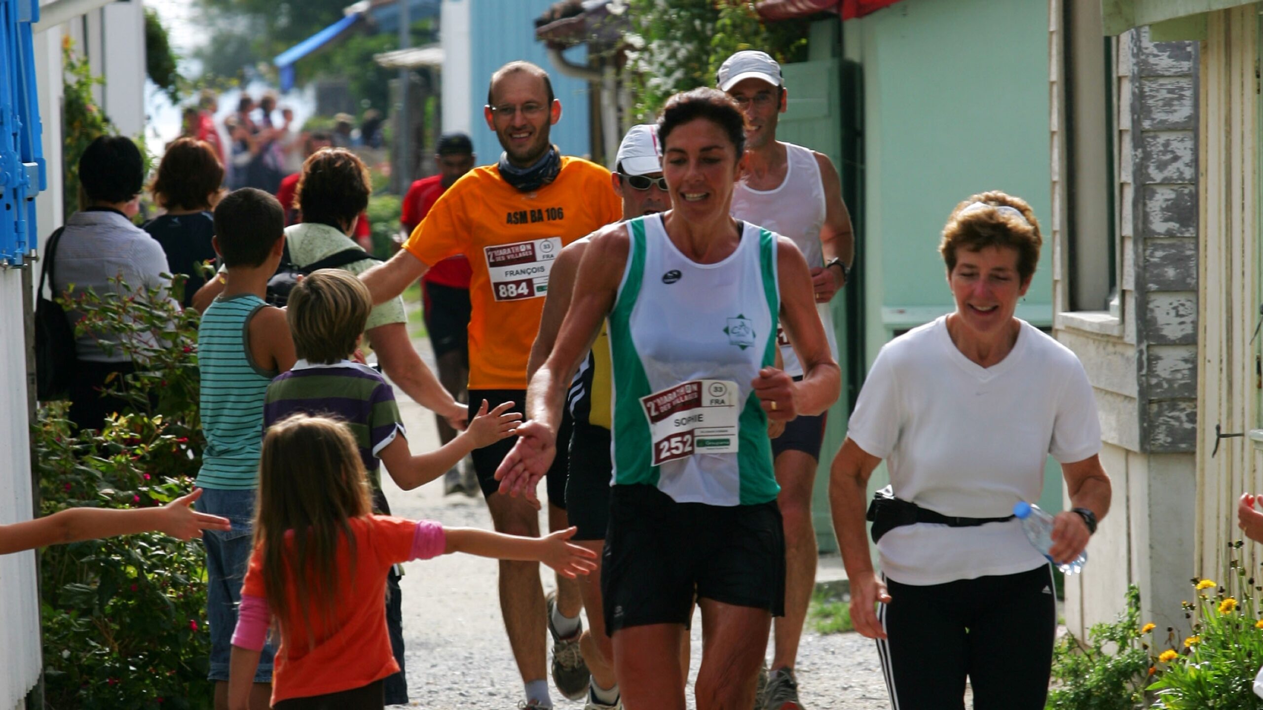 image du marathon dans le village du Canon.