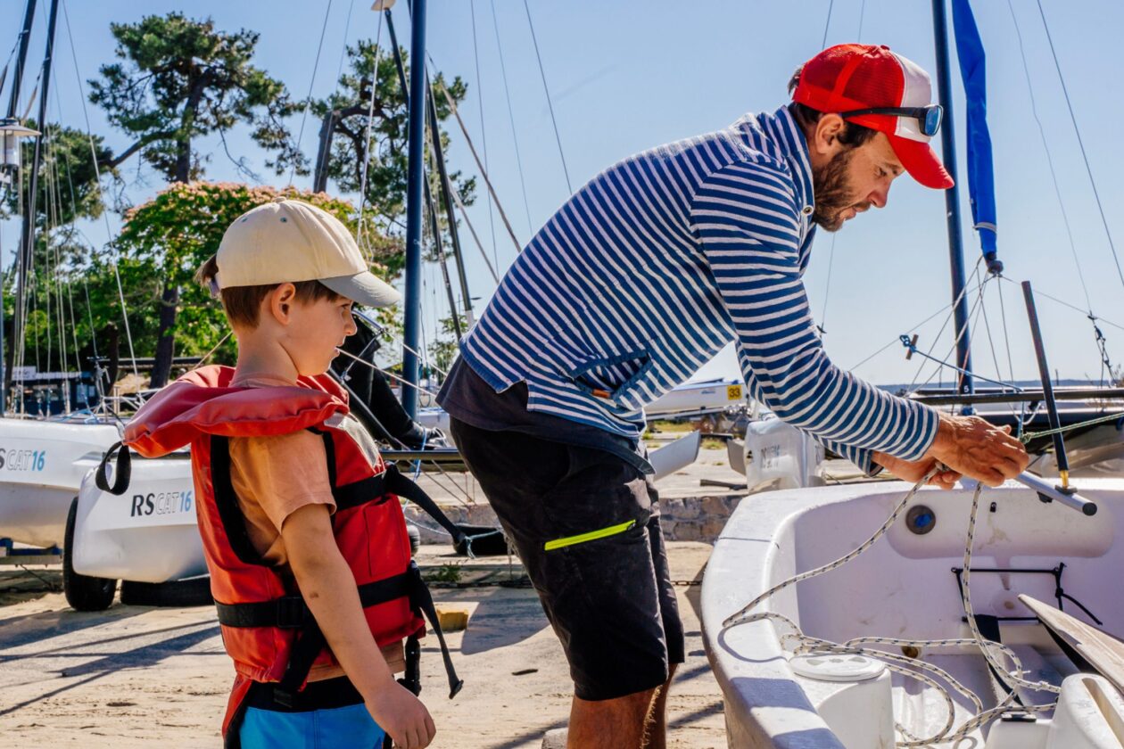 Apprenez à faire des nœuds marins comme personne lors d'un stage de voile à Lège-Cap Ferret